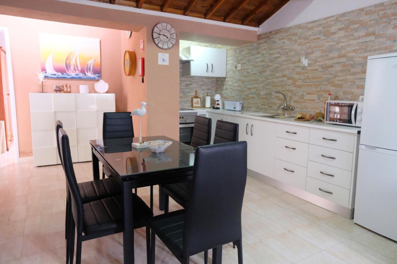 Magnolia - Casa Com Dois Quartos Junto Ao Mar - Renovada Em 2023 Mosteiros  Eksteriør bilde